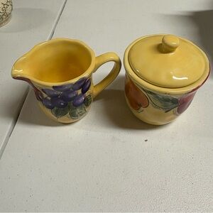 Sugar and creamer bowl with lid